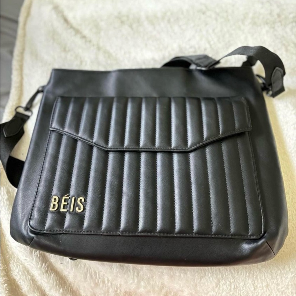 Beis the messenger backpack